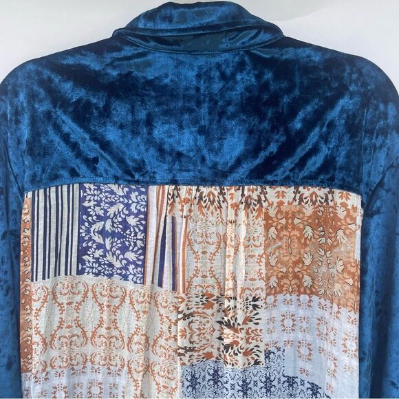 Easel Blue Crushed Velvet Embroidered Floral Patchwork Tunic Dress (1X) - Picture 9 of 13